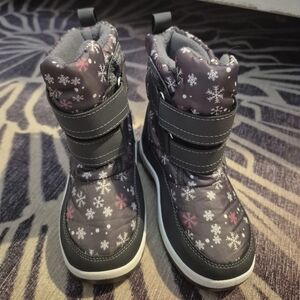 Kids Snow Boots with Snowflake Pattern